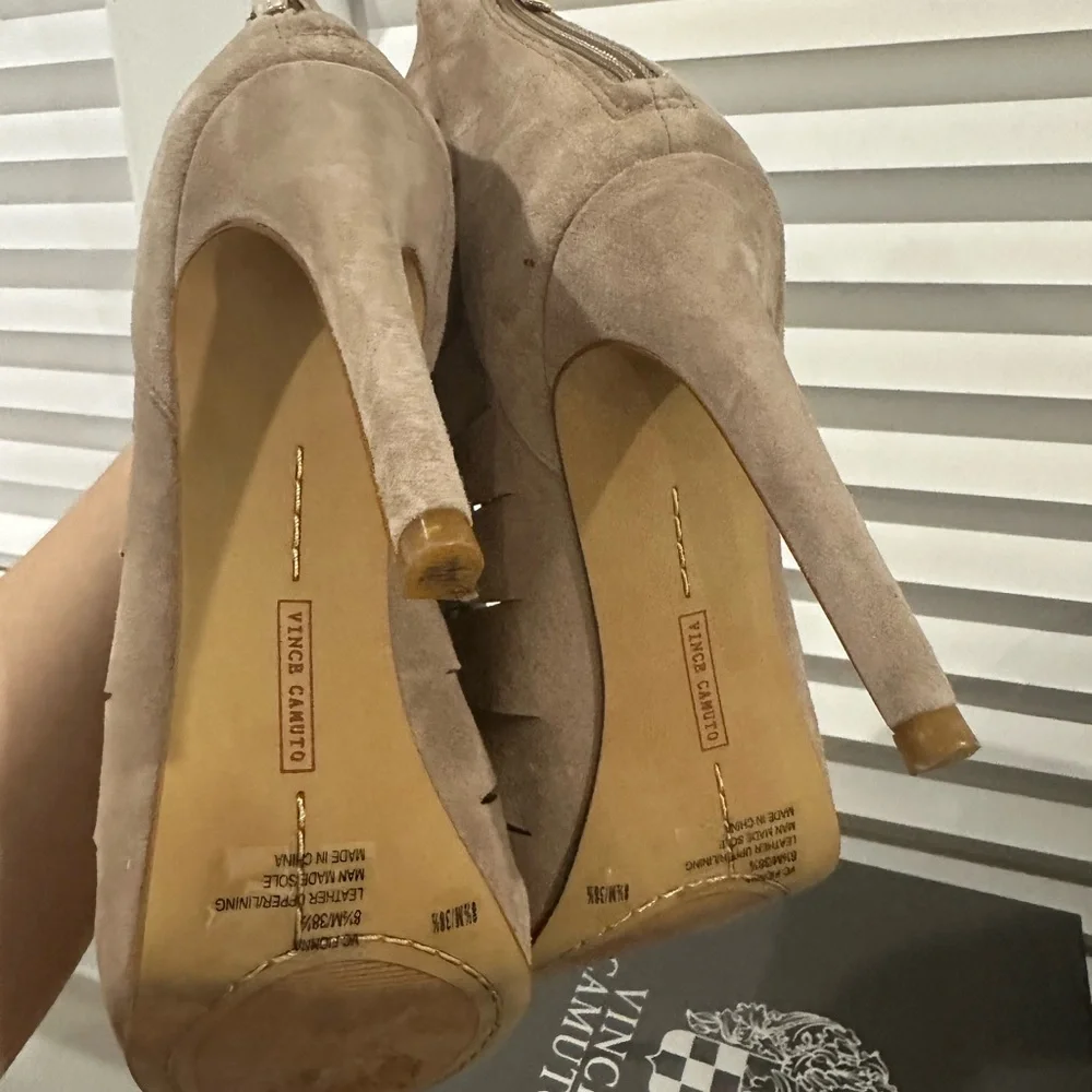 Vince Camuto Fiona Suede Sandal - Picture 4 of 5